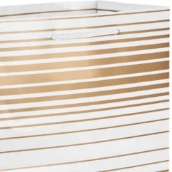 Hallmark Elegant Gold Assorted Sizes 6-Pack Gift Bags -Lovely Souvenir Store Elegant Gold Assorted Sizes 6Pack Gift Bags 5EGB7033 05