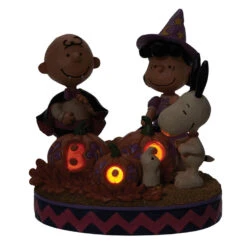 Enesco Jim Shore Peanuts Gang Halloween Figurine With Light, 5.55" -Lovely Souvenir Store Jim Shore Peanuts Halloween Figurine With Light 6013037 02